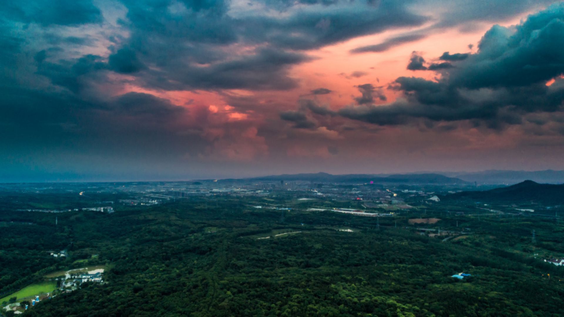 El IDEAM ha reportado que en los últimos días las temperaturas mínimas en Bogotá han estado entre 6,8 °C y 11 °C